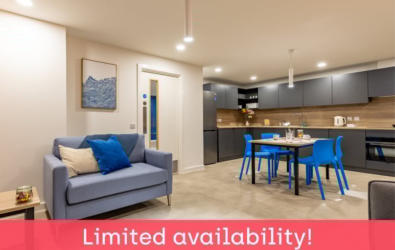 Deluxe Loft En Suite, Croft Court, 16 Stokes Croft, St Paul's, Bristol - Image 1